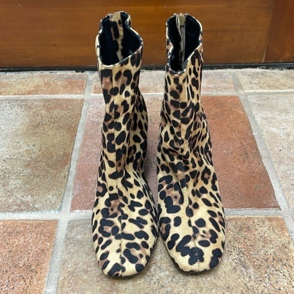 Dolce Mojo Moxy leopard print heeled bootie 9